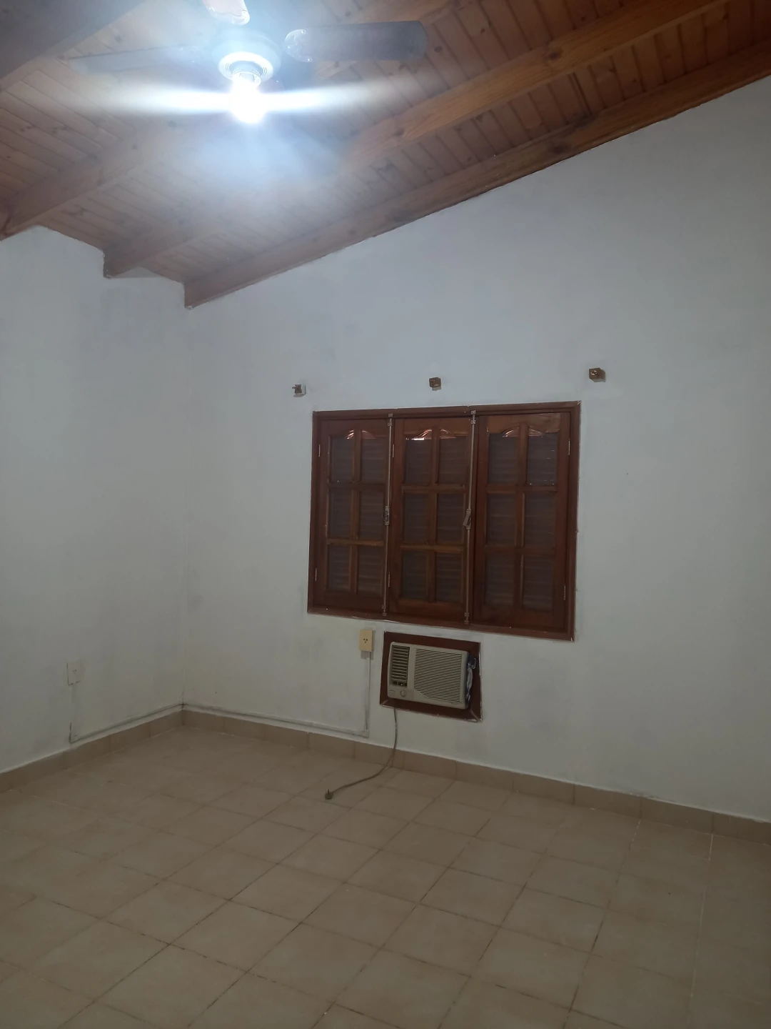 Casa en ALQUILER – Puerto Piray