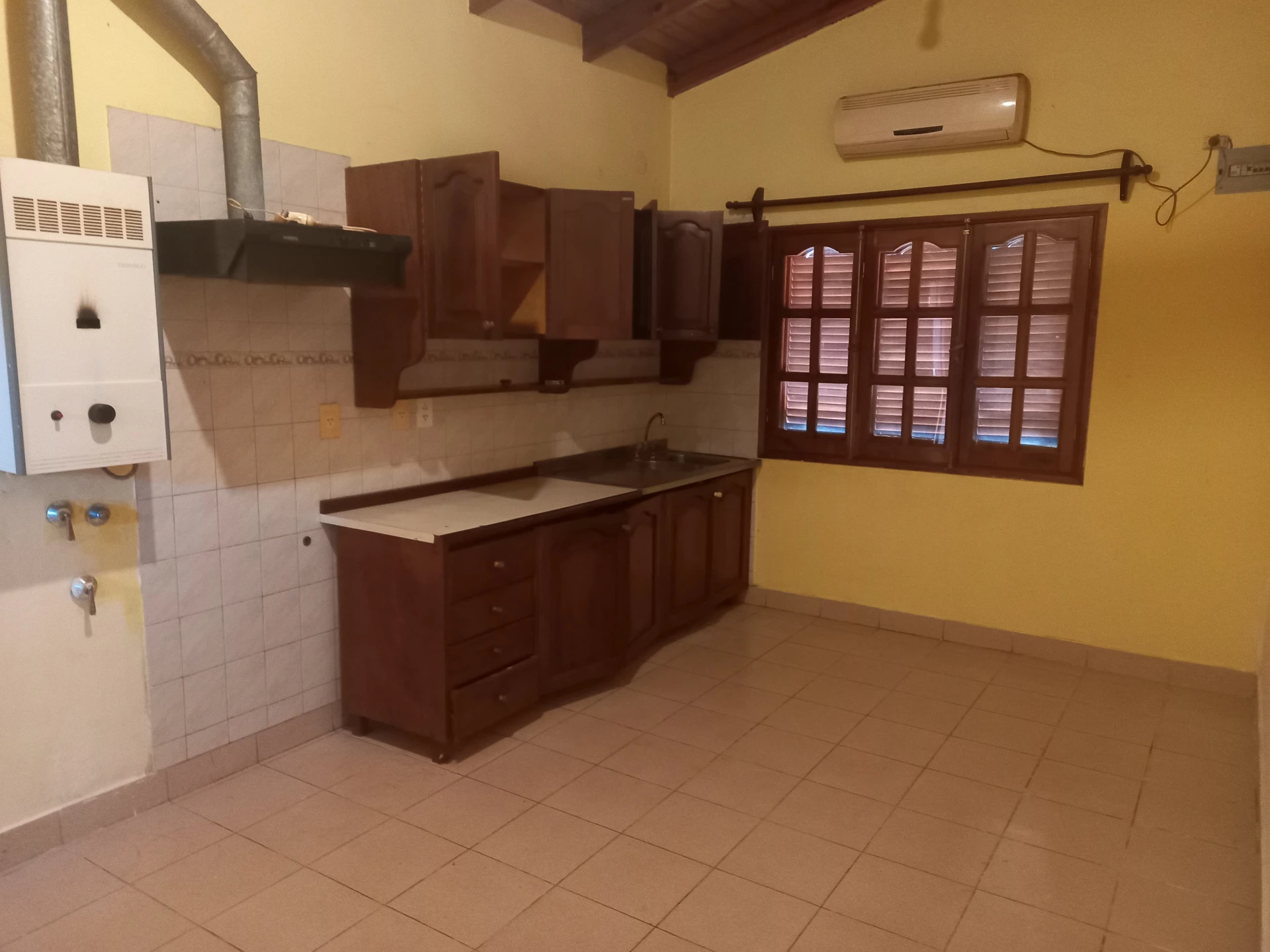 Casa en ALQUILER – Puerto Piray