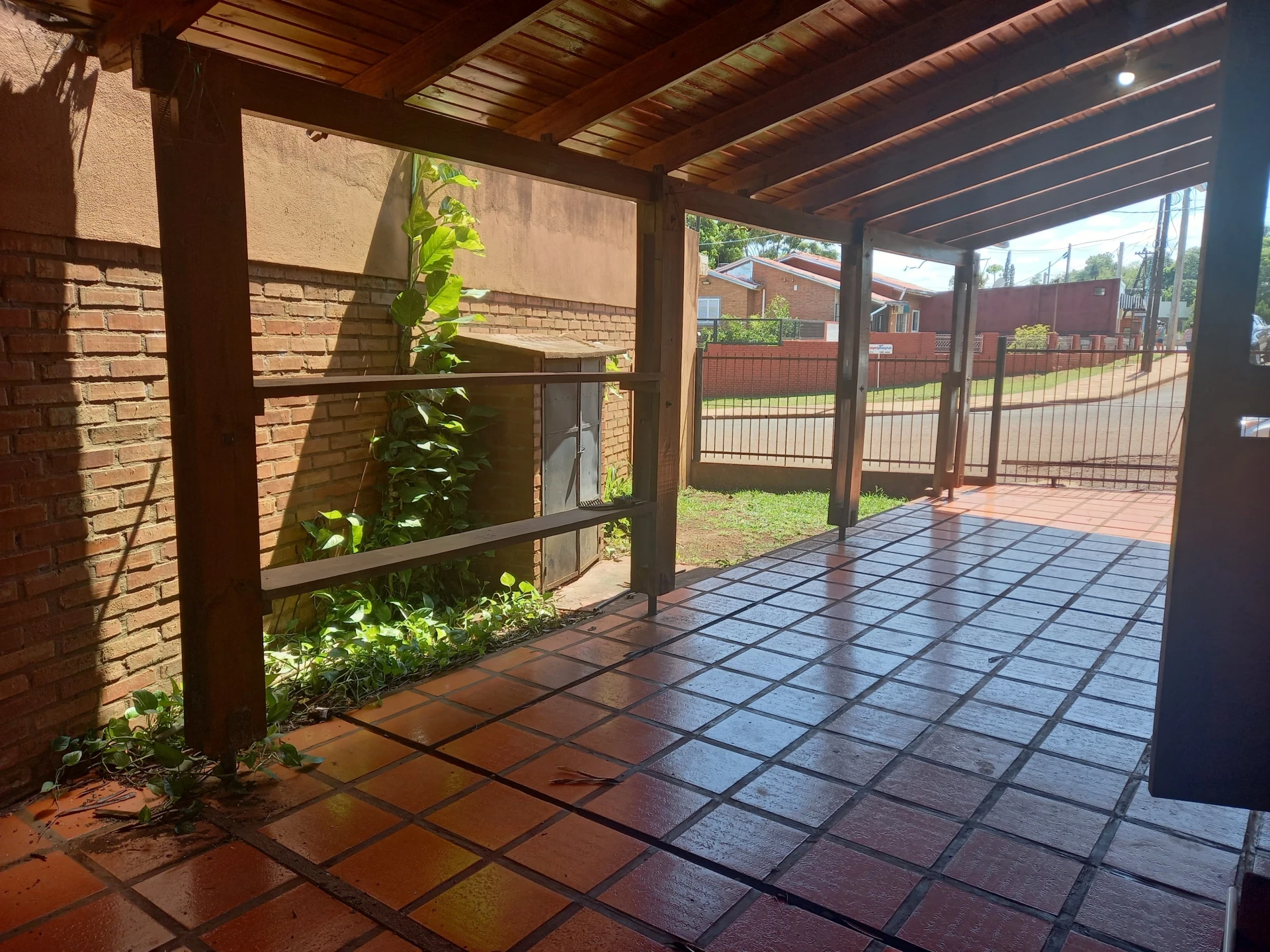 Casa en ALQUILER – Puerto Piray