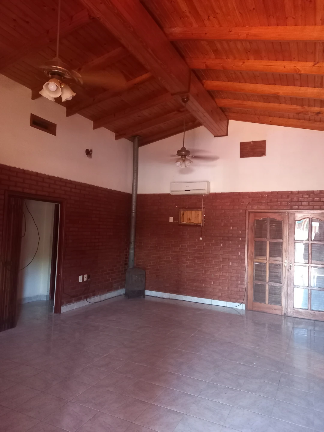 Casa en ALQUILER – Puerto Piray