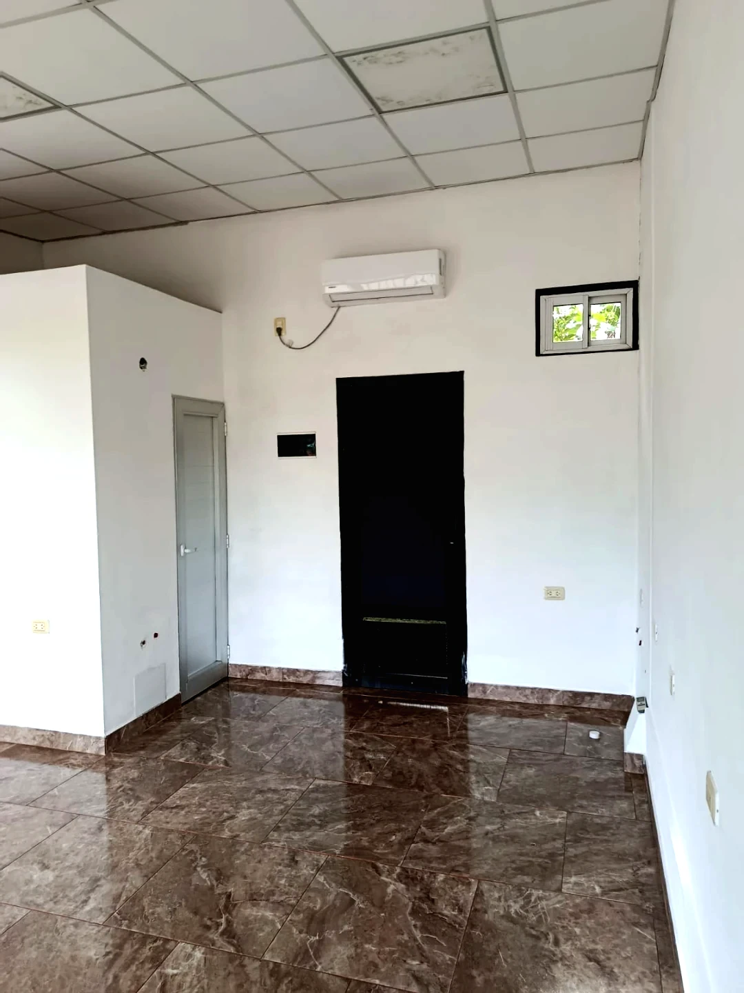 Local Comercial en ALQUILER – Av. Vivanco y Alte. Brown