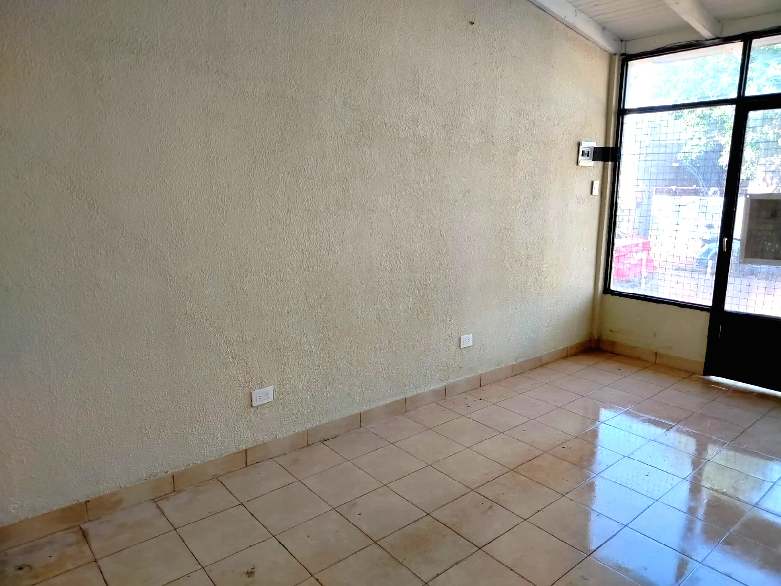 Locales Comerciales en ALQUILER – Barrio Santa Helena