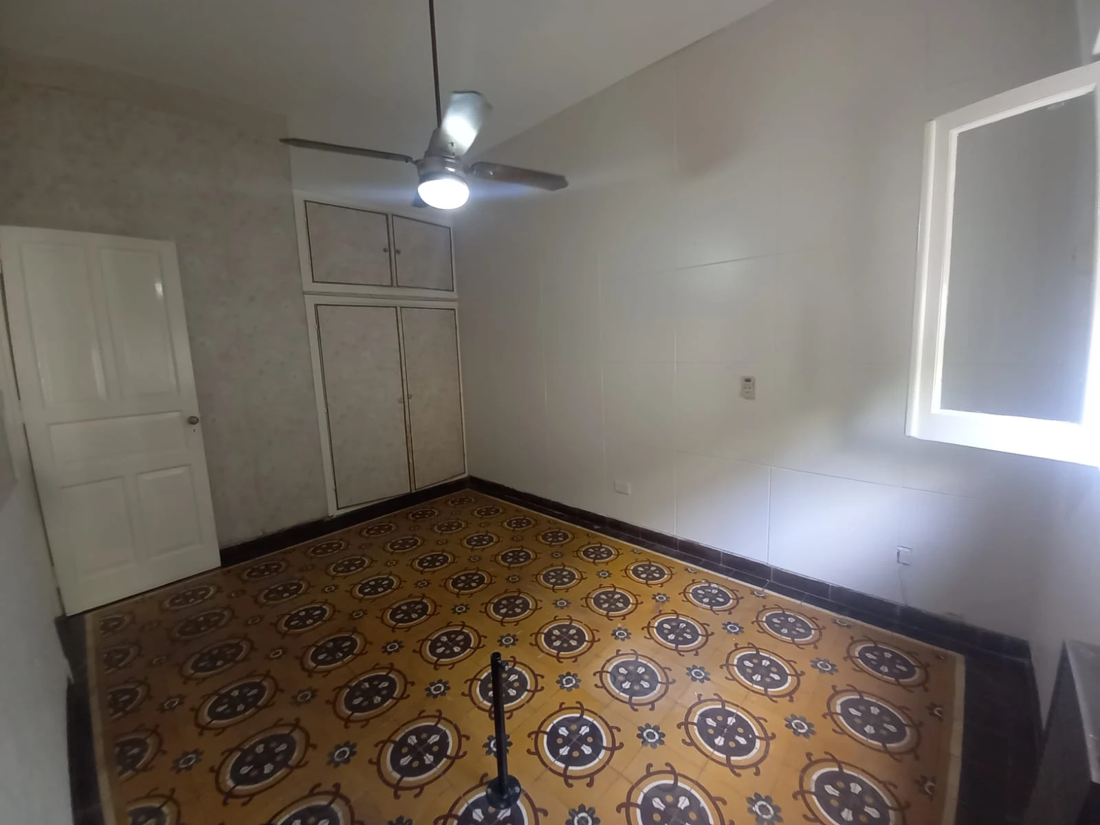 Casa de 2 Plantas en VENTA + Dpto.
