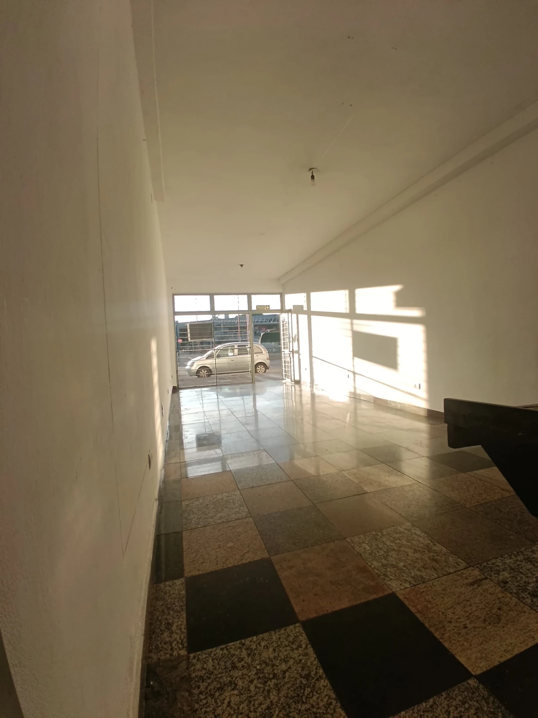 Local Comercial en Alquiler – Santa Catalina