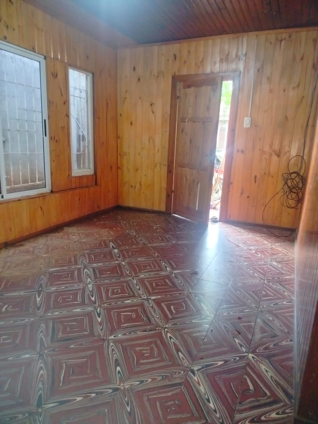 Casa en ALQUILER – Calle Japón y Av. Santa Catalina