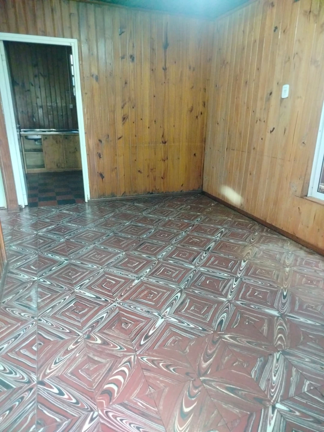 Casa en ALQUILER – Calle Japón y Av. Santa Catalina