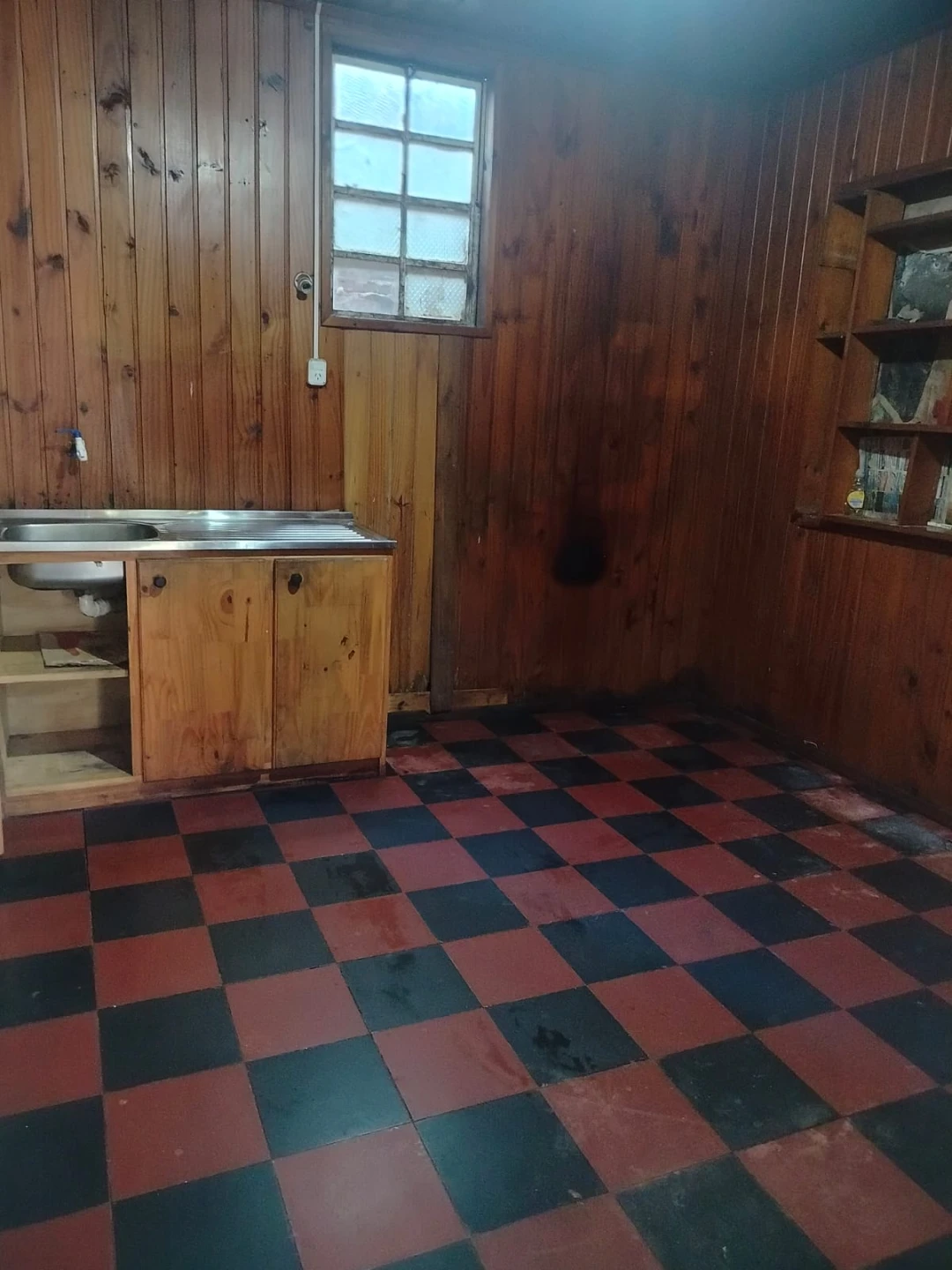 Casa en ALQUILER – Calle Japón y Av. Santa Catalina