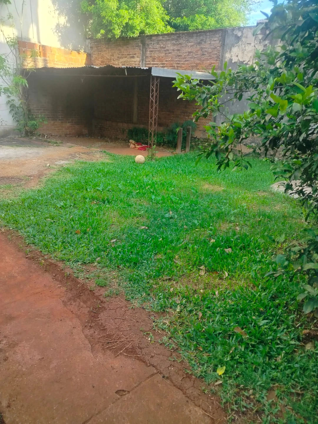 Casa en ALQUILER – Calle Japón y Av. Santa Catalina