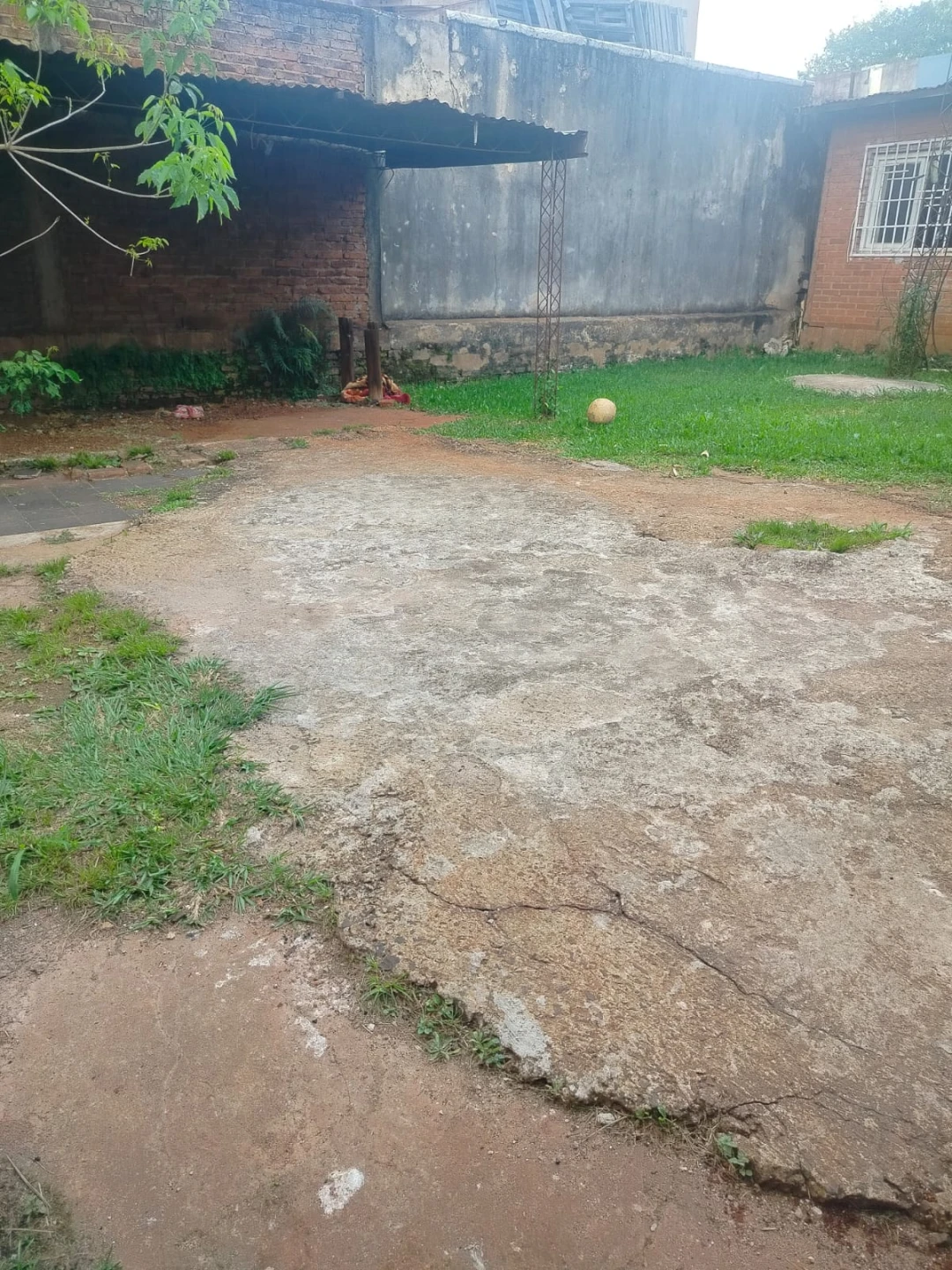 Casa en ALQUILER – Calle Japón y Av. Santa Catalina